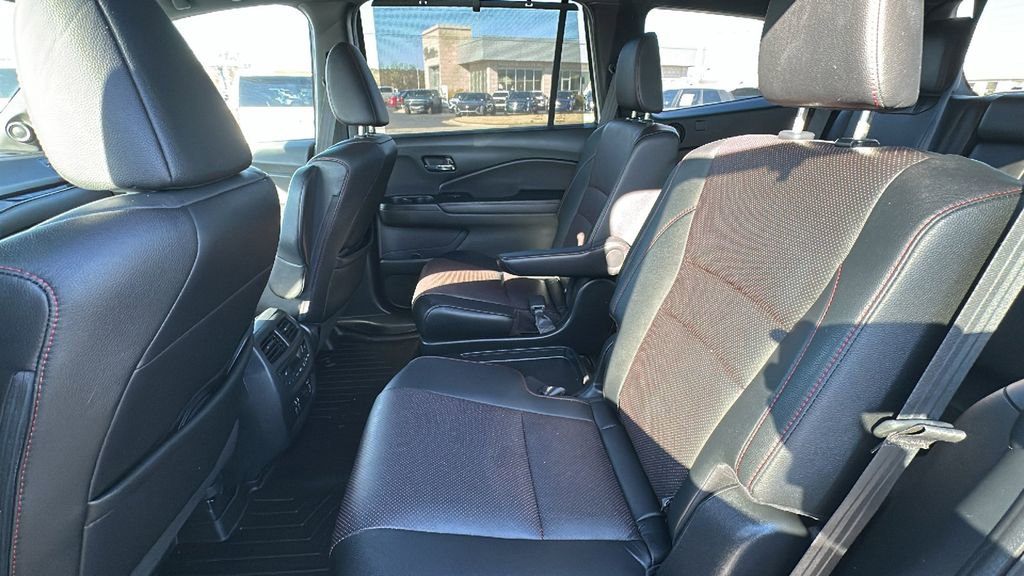Used 2022 Honda Pilot Black Edition image 13