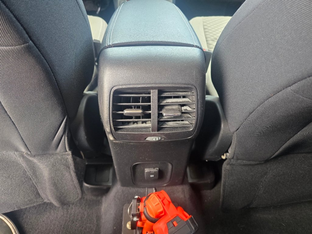 Used 2020 Ford Escape SE Sport image 28