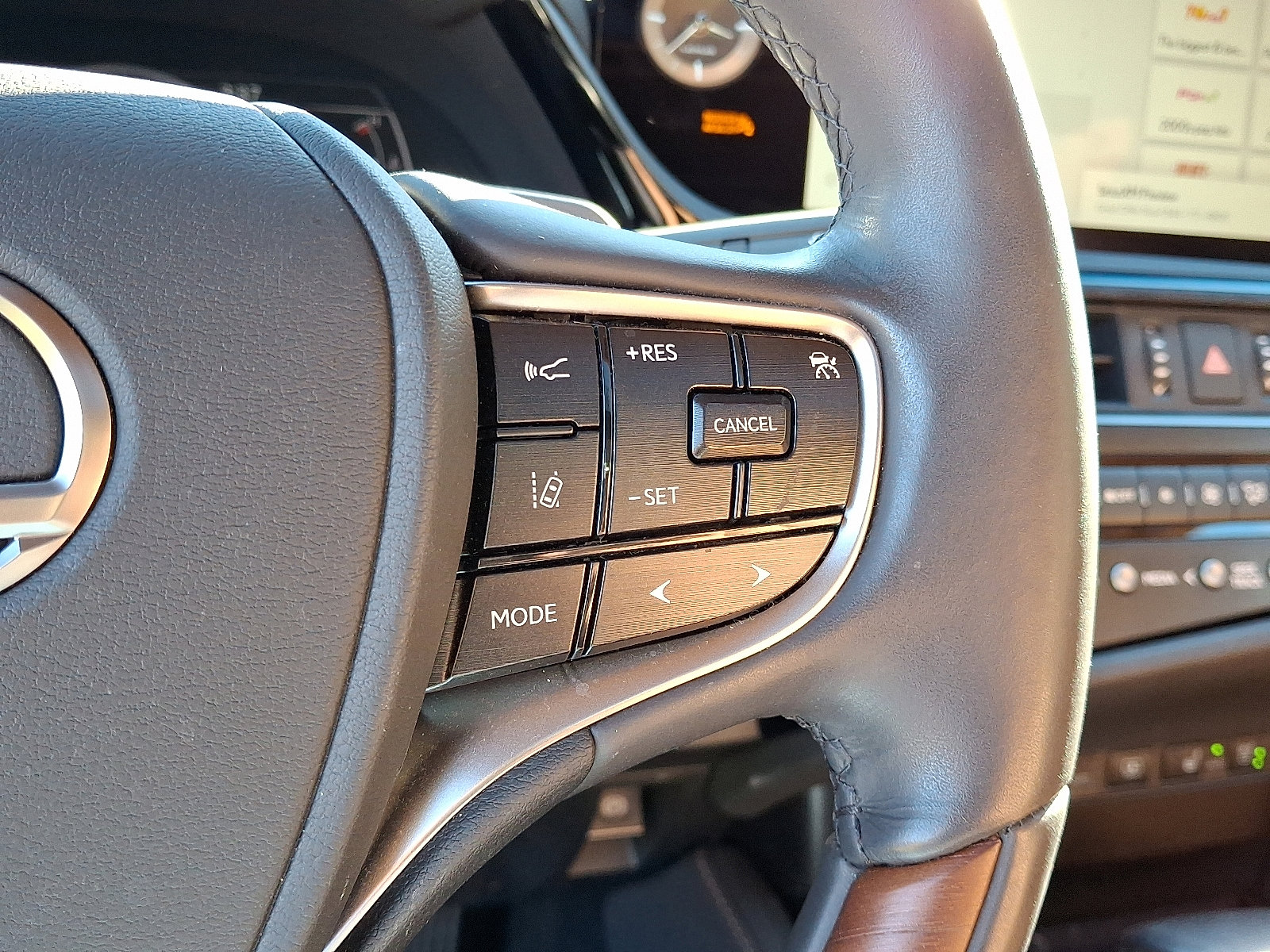 Used 2023 Lexus ES 350 Ultra Luxury image 23