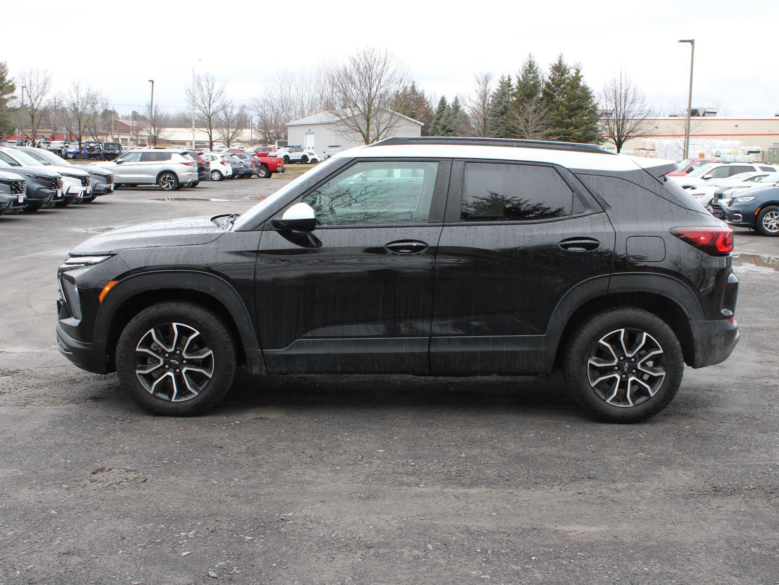 Used 2025 Chevrolet TrailBlazer ACTIV w/ Convenience Package image 5