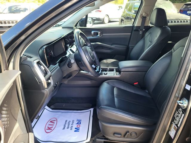Used 2023 Kia Sorento S image 11