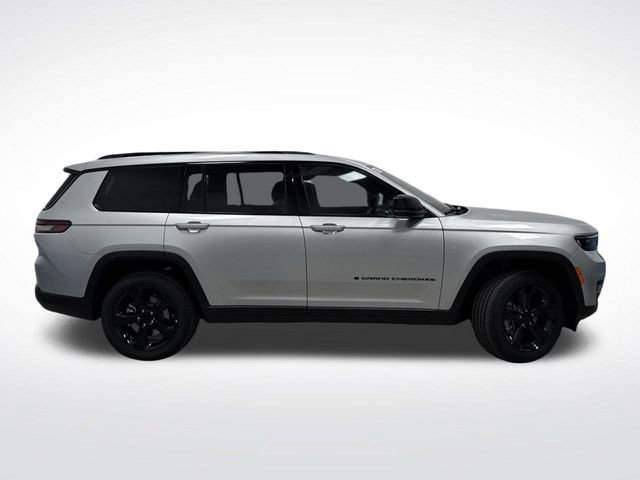 New 2025 Jeep Grand Cherokee L Altitude image 2