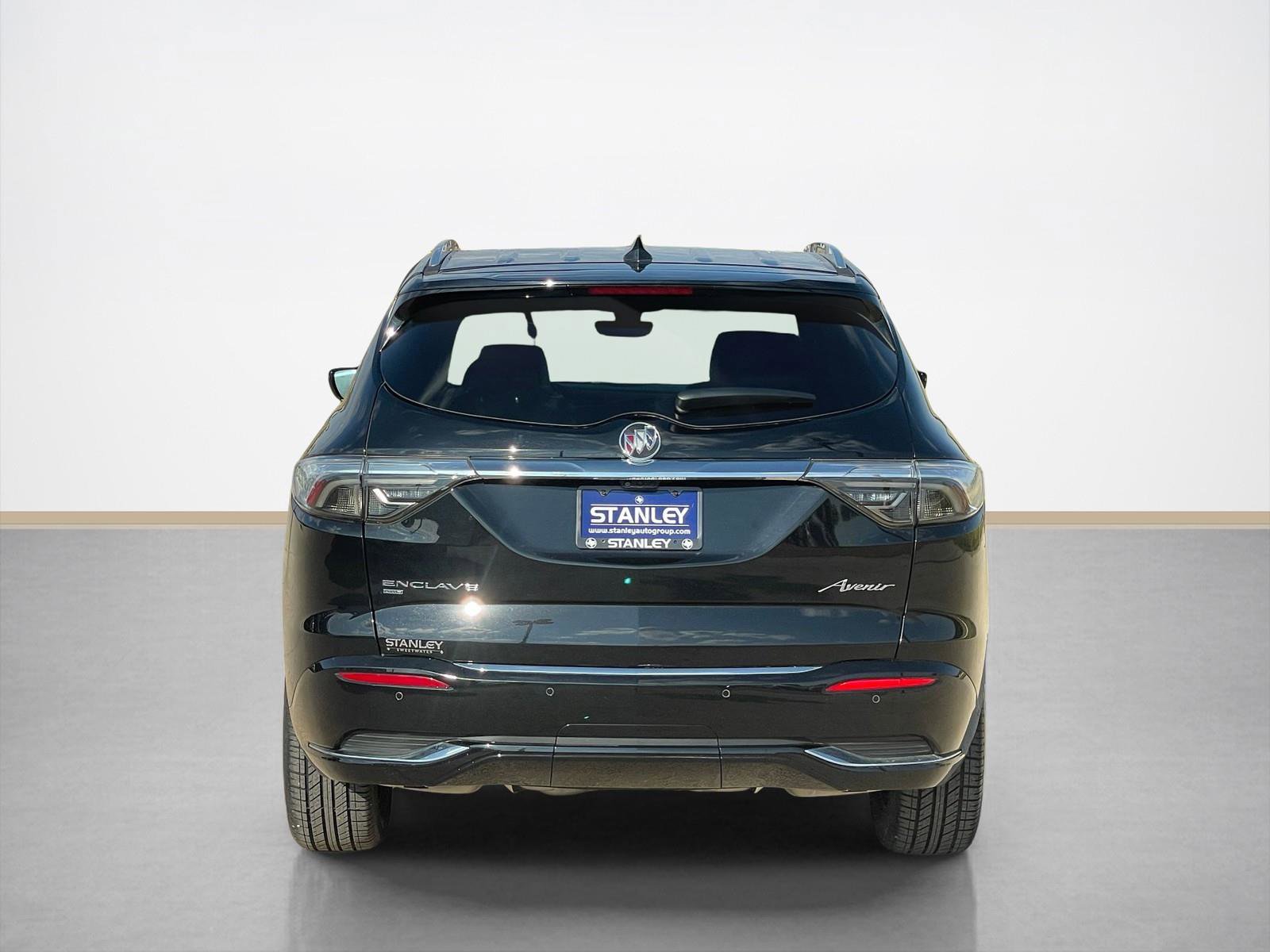 Used 2022 Buick Enclave Avenir w/ Avenir Technology Package image 6