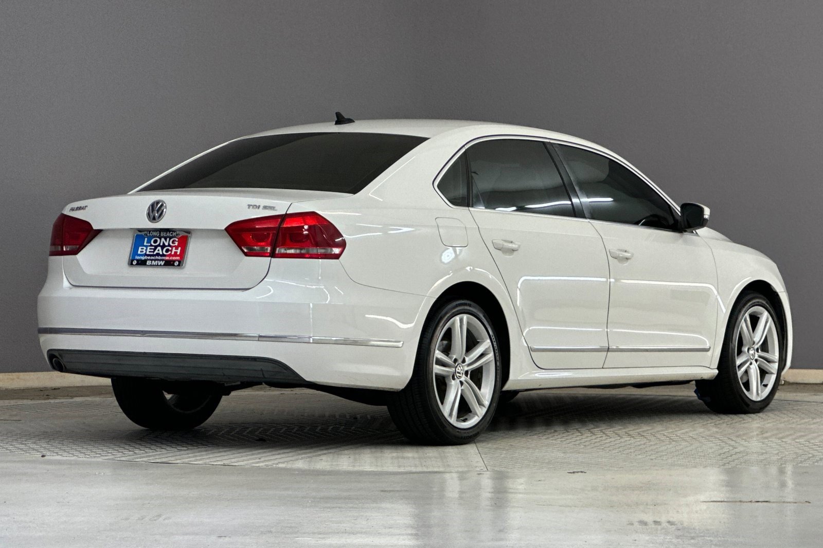 Used 2013 Volkswagen Passat TDI SEL Premium image 9