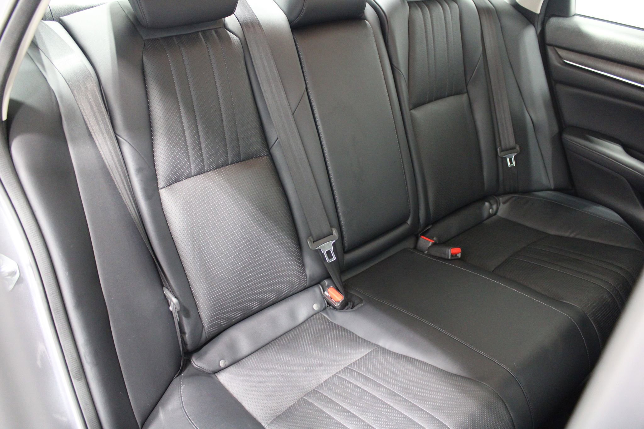 Used 2018 Honda Accord Touring image 24