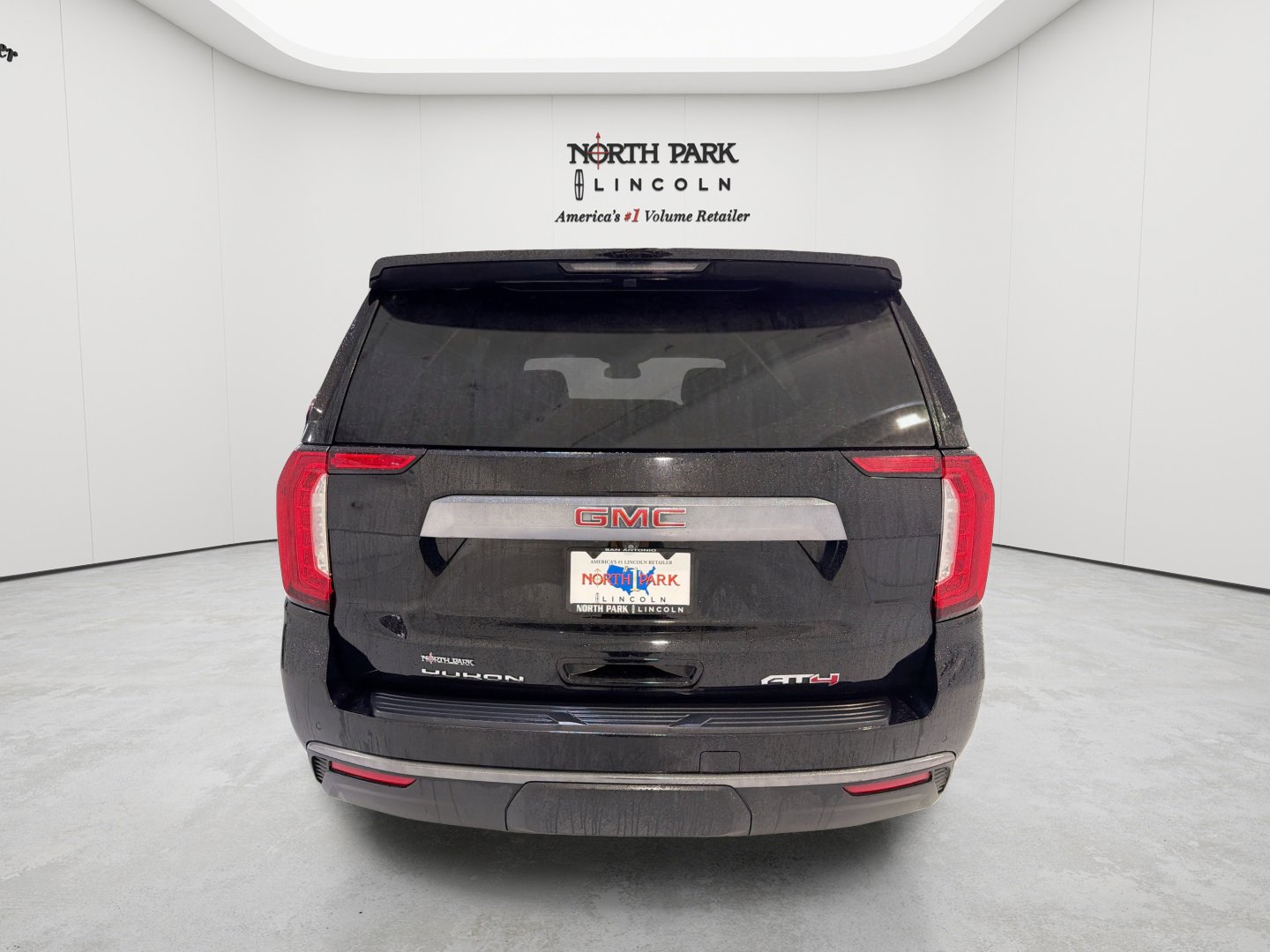 Used 2024 GMC Yukon AT4 AWD/4WD image 28