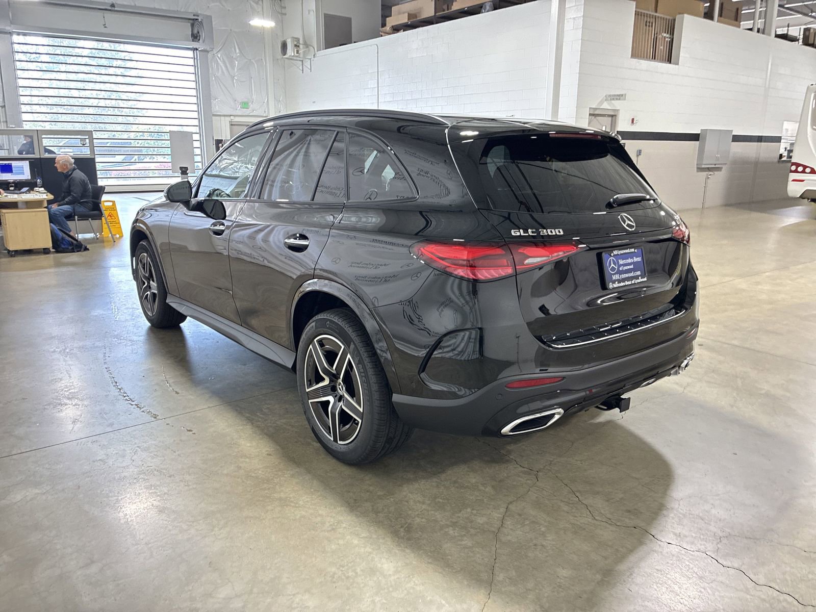 New 2025 Mercedes-Benz GLC 300 4MATIC image 4