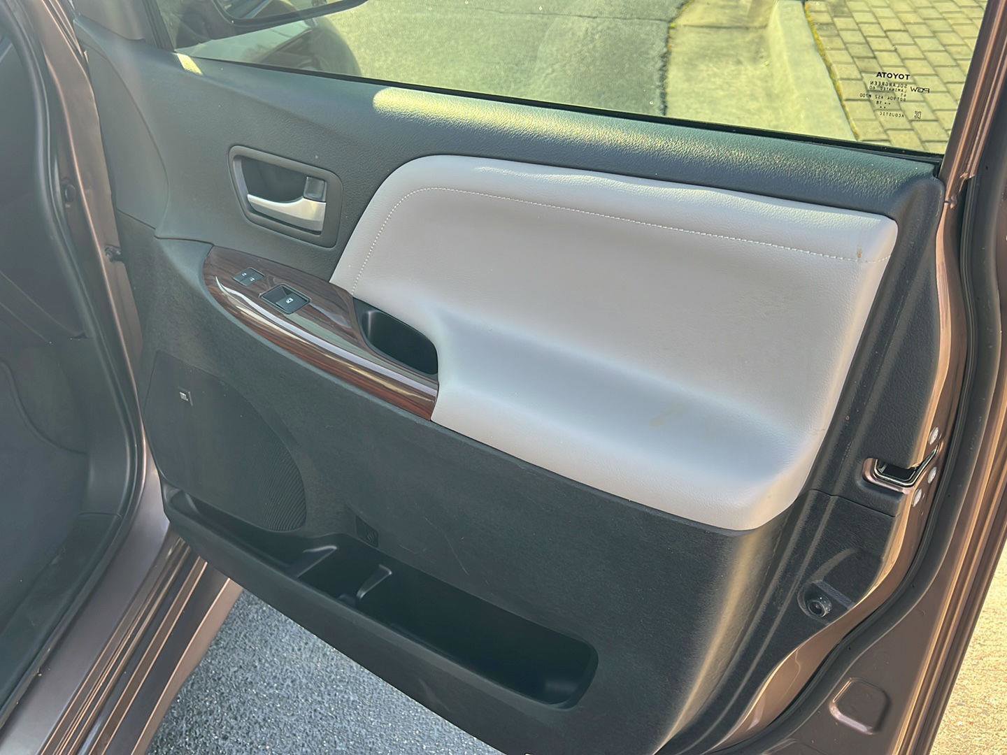 Used 2018 Toyota Sienna Limited Premium image 17