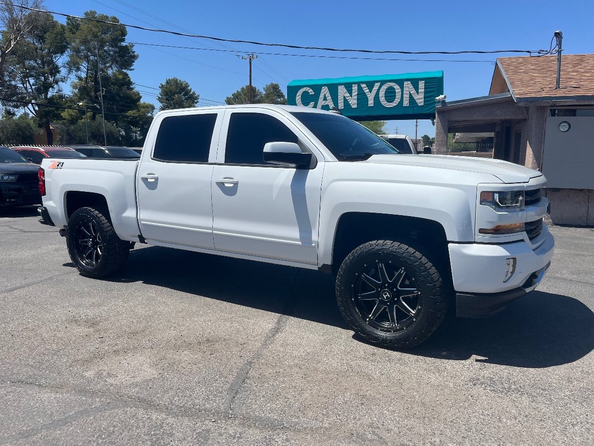 Used 2018 Chevrolet Silverado 1500 LT w/ All Star Edition AWD/4WD image 2