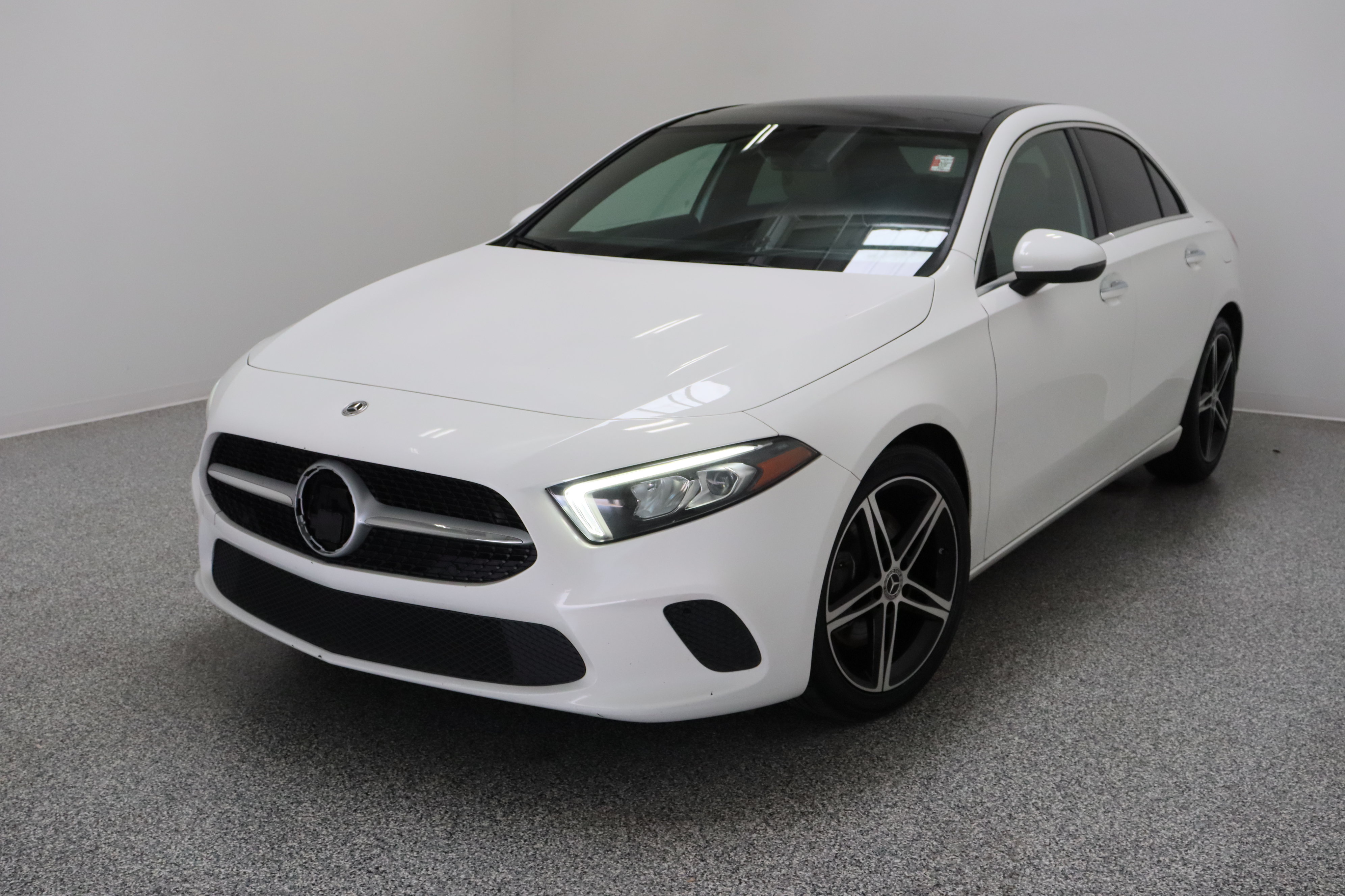 Used 2021 Mercedes-Benz A 220 image 2
