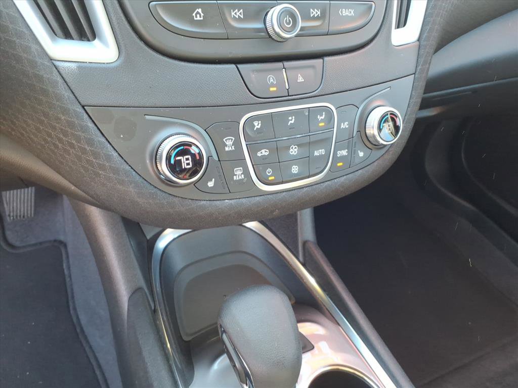 Used 2024 Chevrolet Malibu LT image 34