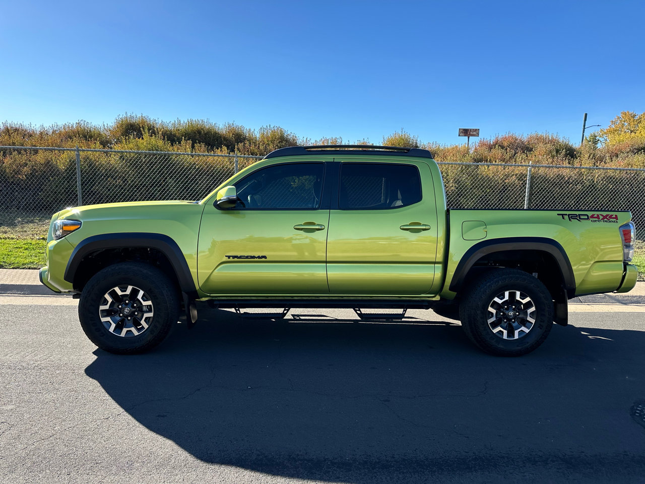Used 2023 Toyota Tacoma TRD Off-Road w/ Technology Package image 2