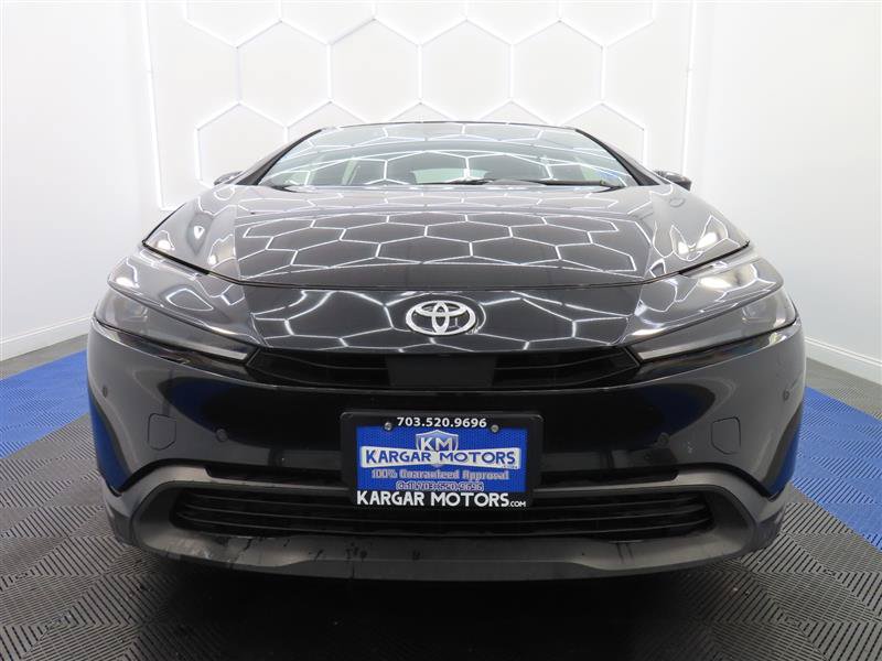Used 2025 Toyota Prius LE FWD image 2