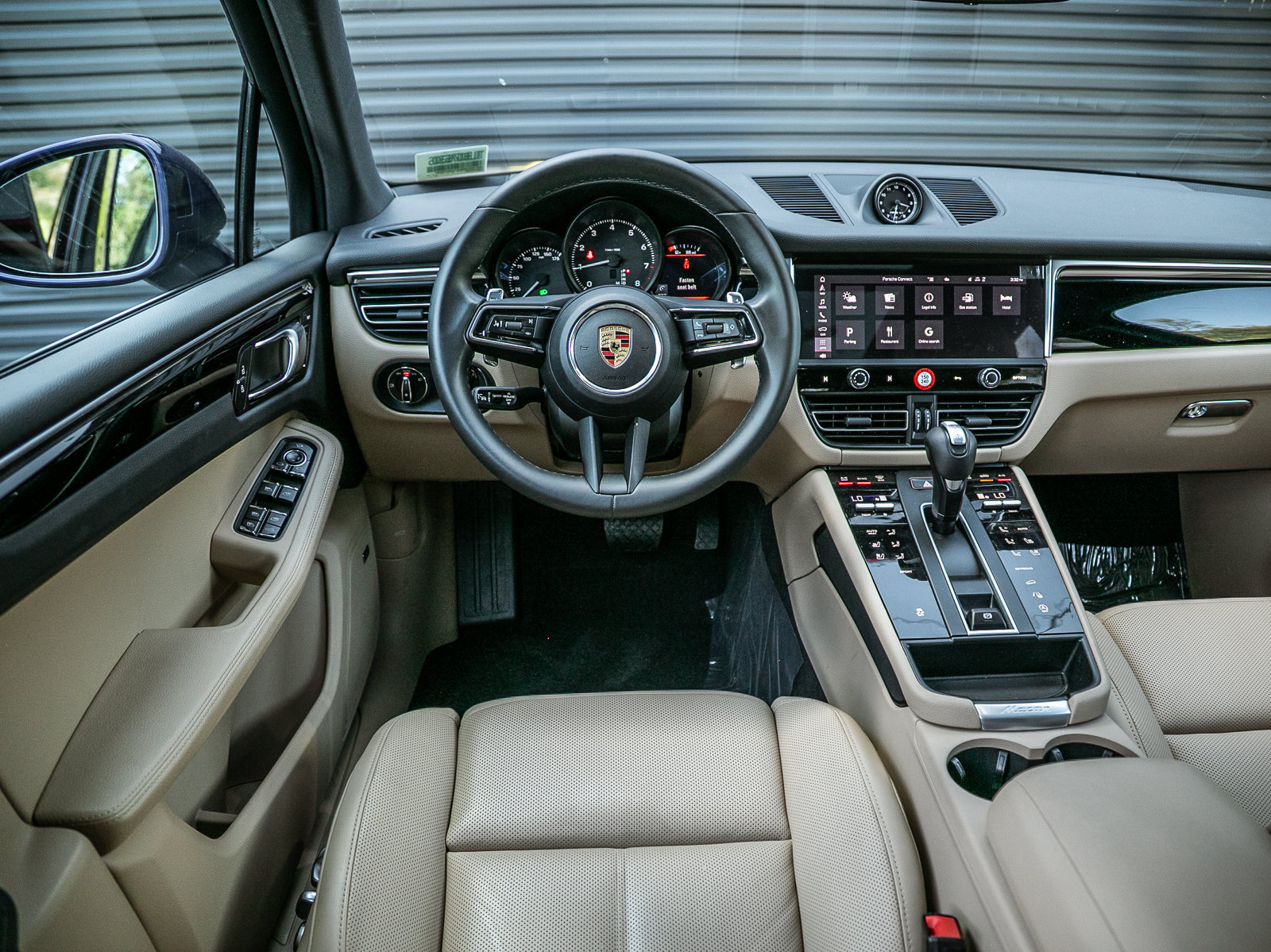 Certified 2026 Porsche Macan AWD/4WD image 11
