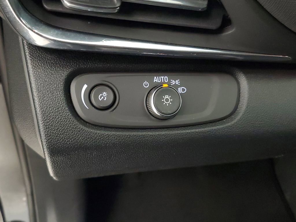Used 2025 Buick Envista Preferred FWD image 14