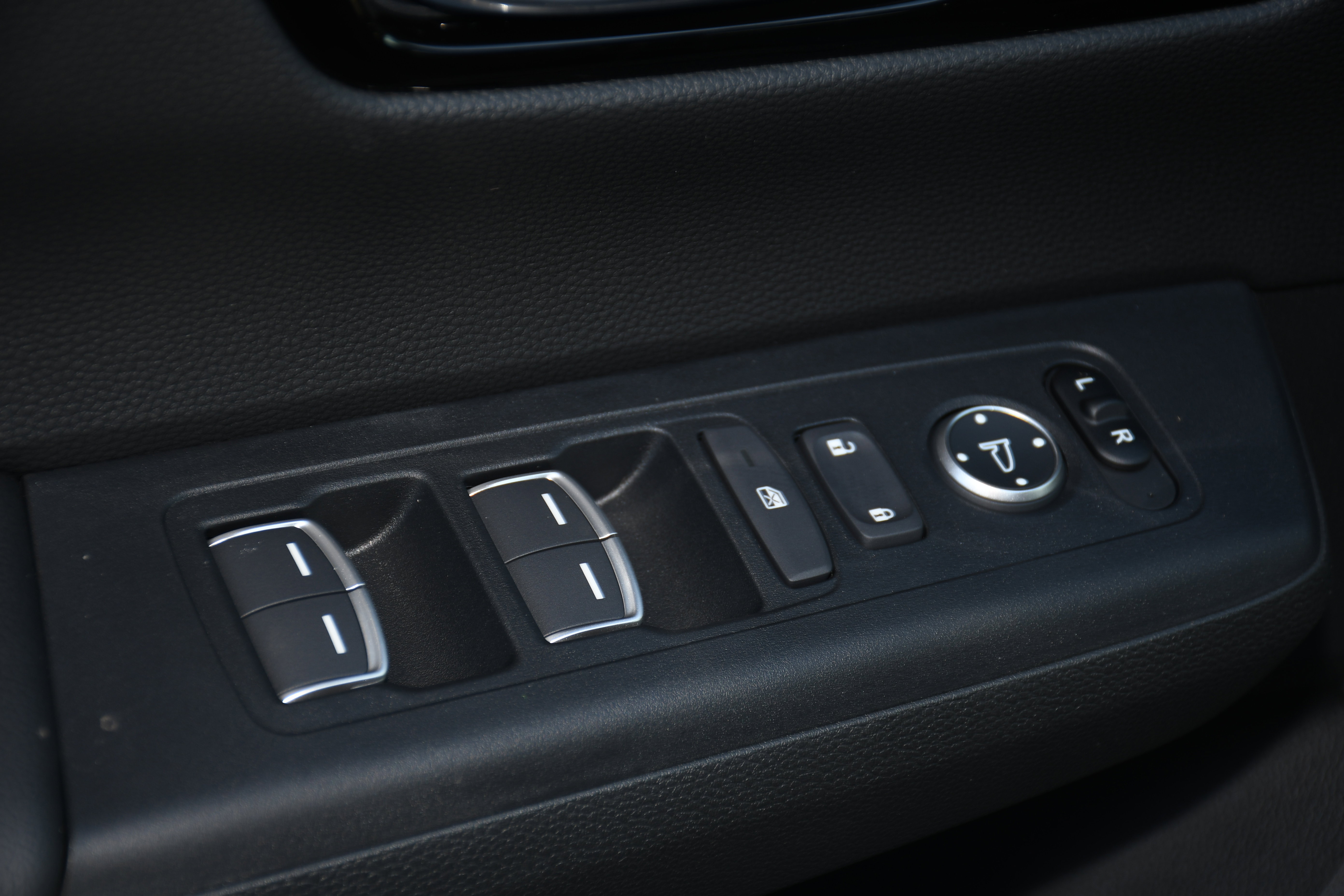 Used 2026 Honda CR-V EX-L image 6