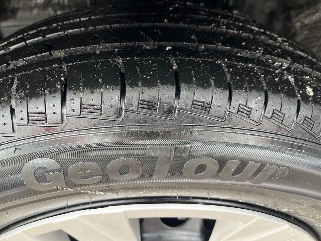 Certified 2024 Toyota Corolla Cross L image 27