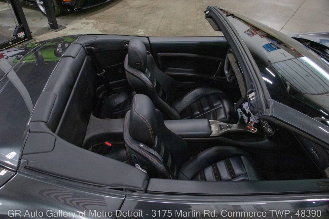 Used 2010 Ferrari California RWD image 15