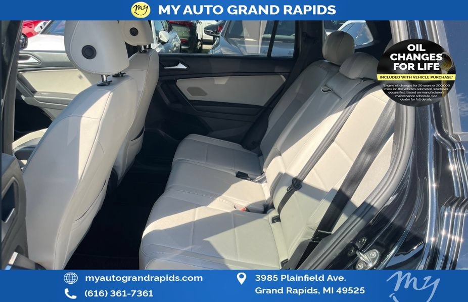 Used 2021 Volkswagen Tiguan SE R-Line AWD/4WD image 8