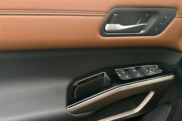 New 2025 Nissan Pathfinder Platinum w/ Cargo Package image 11