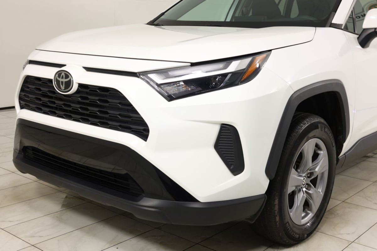 Used 2022 Toyota RAV4 XLE AWD/4WD image 45