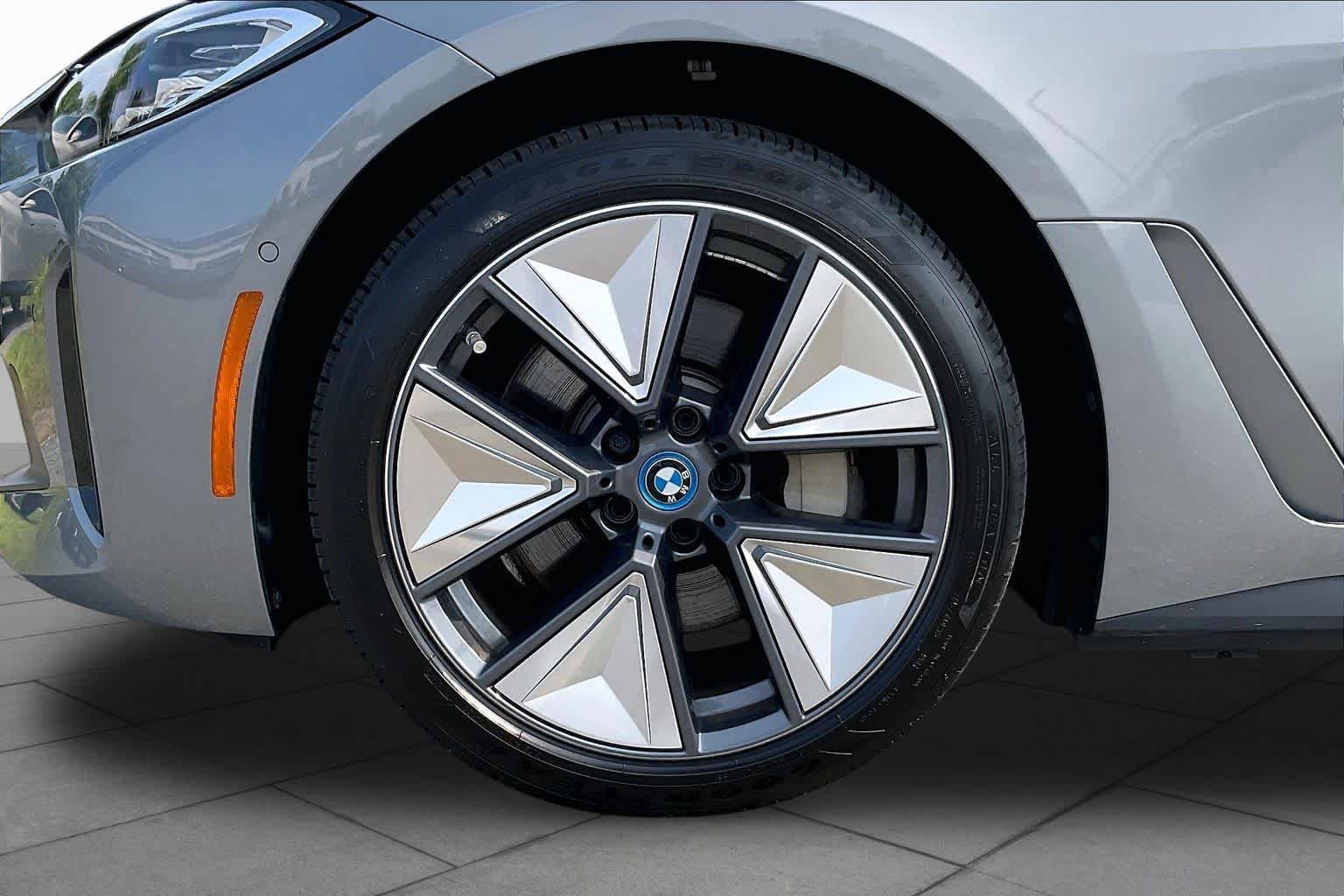 Used 2024 BMW i4 eDrive40 w/ Premium Package RWD image 10