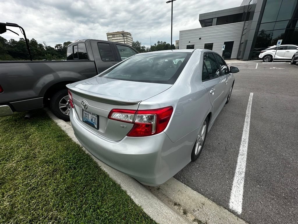 Used 2014 Toyota Camry SE FWD image 4