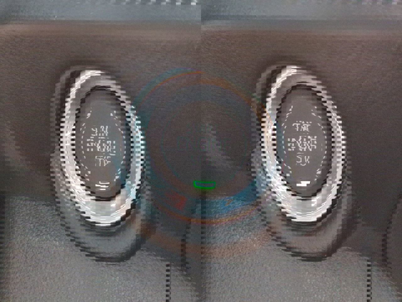 Certified 2025 Chevrolet Suburban LT w/ Comfort Package image 28