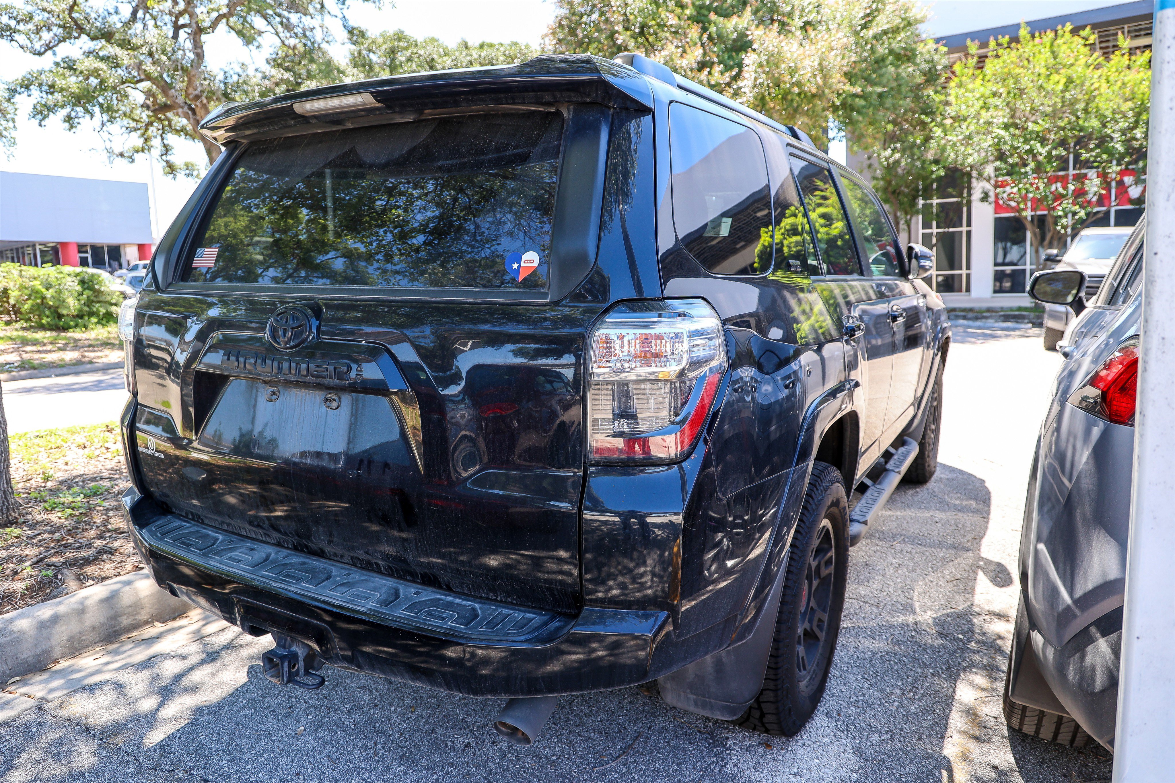 Used 2021 Toyota 4Runner SR5 Premium w/ Moonroof Package AWD/4WD image 7