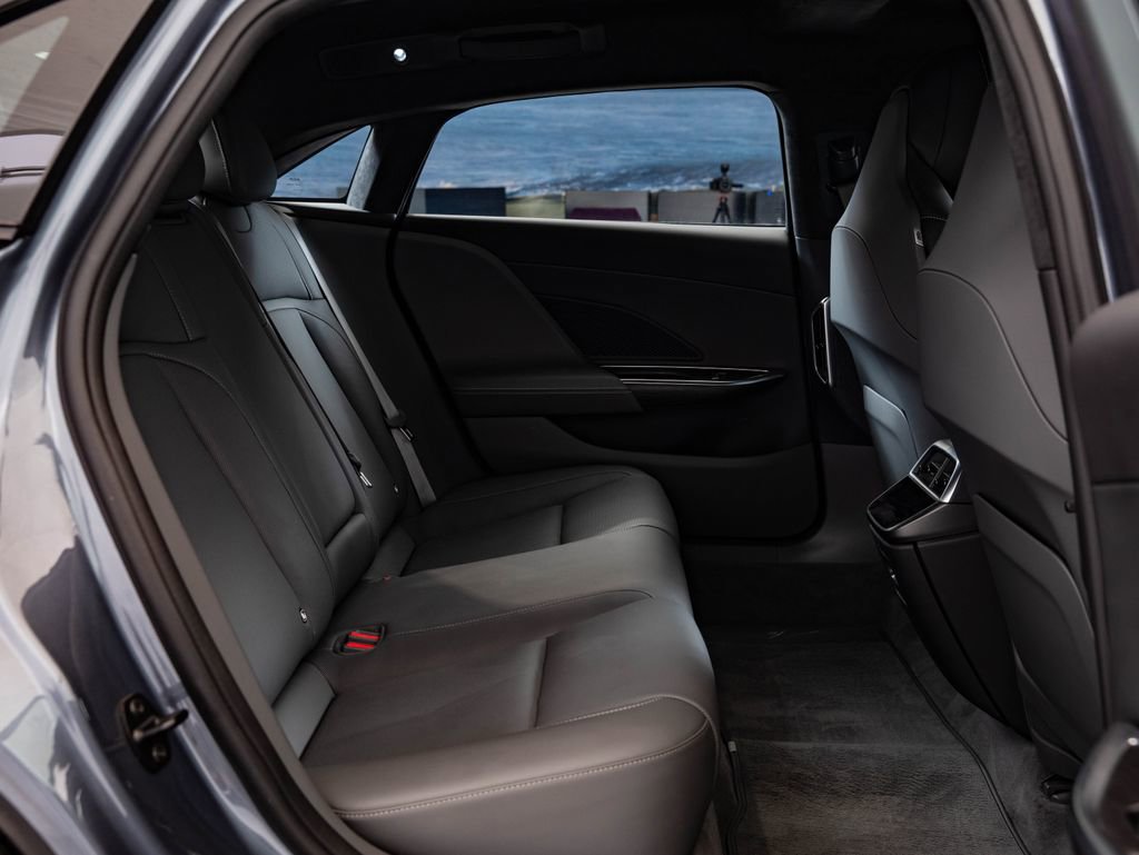 Used 2024 Lucid Air Touring image 43