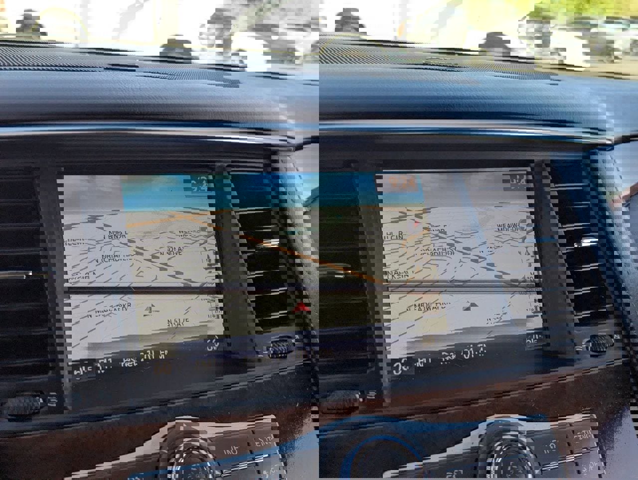 Used 2016 INFINITI QX80 2WD w/ Deluxe Technology Package image 23