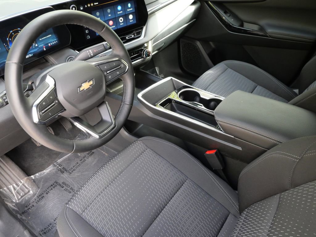Used 2025 Chevrolet Equinox LT w/ Safety and Technology Package FWD image 11