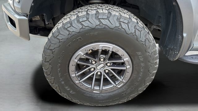 Used 2020 Ford F150 Raptor w/ Equipment Group 802A Luxury image 31