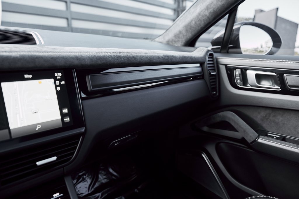 Used 2023 Porsche Cayenne Turbo GT image 85