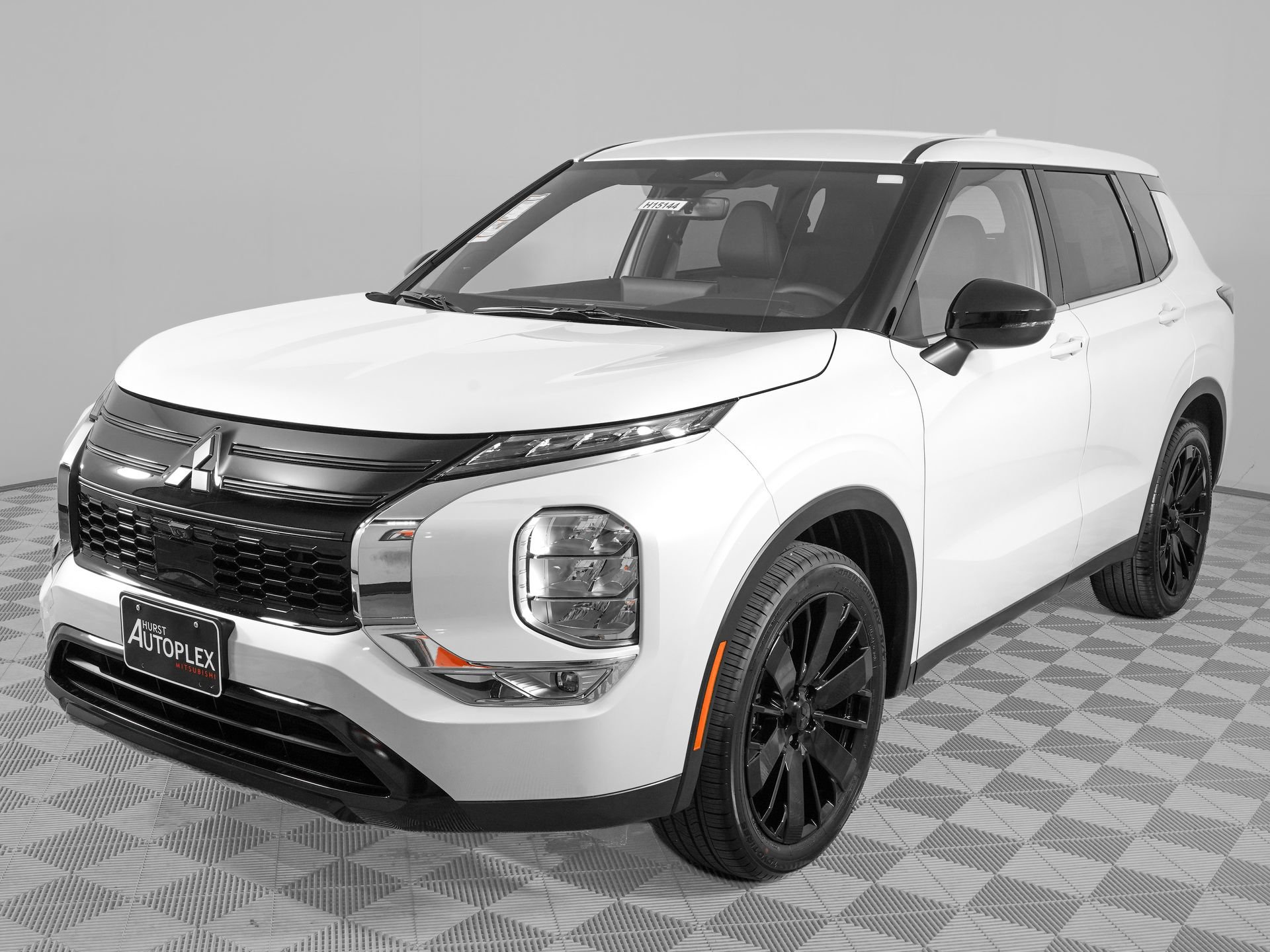 New 2026 Mitsubishi Outlander LE FWD image 9