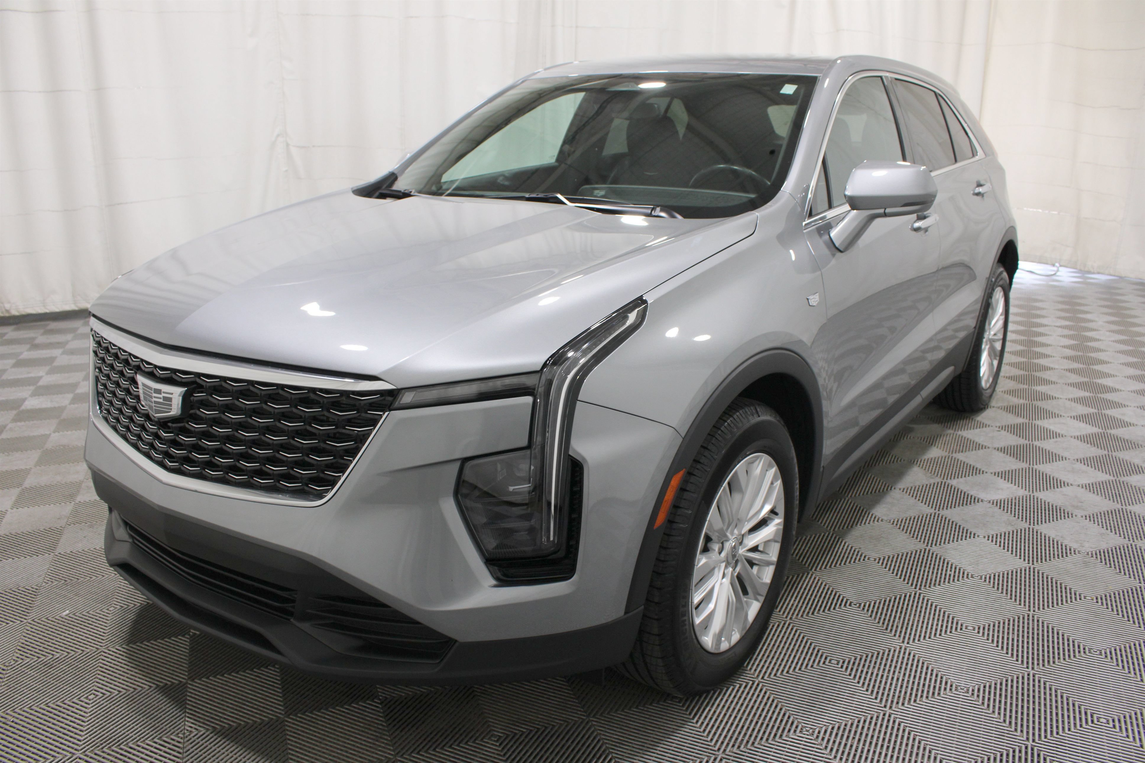Certified 2024 Cadillac XT4 Luxury w/ Cold Weather Package FWD image 38