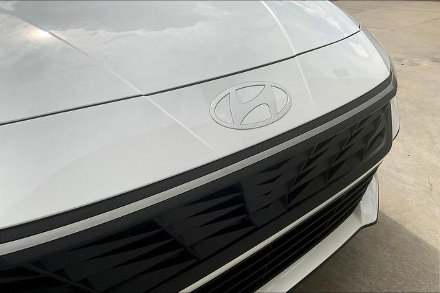 New 2025 Hyundai Elantra SEL image 32