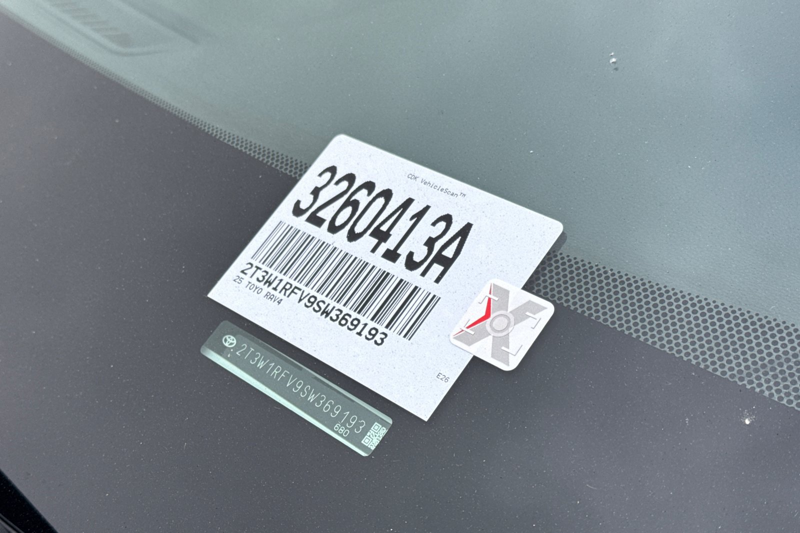 Used 2025 Toyota RAV4 XLE FWD image 28