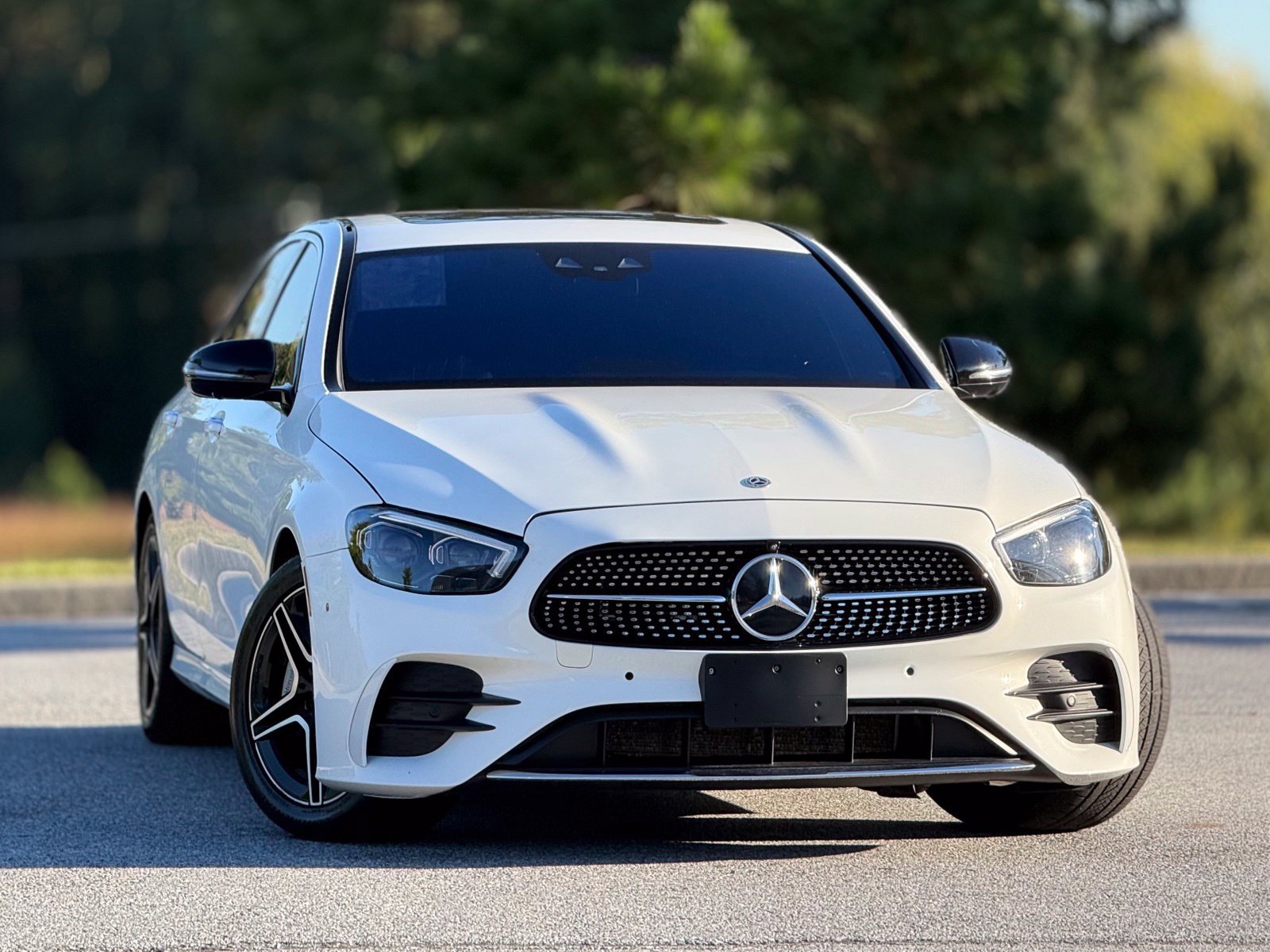 Used 2022 Mercedes-Benz E 350 Sedan image 4