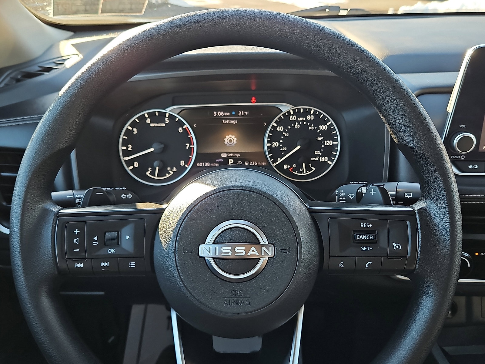 Used 2024 Nissan Rogue S image 18