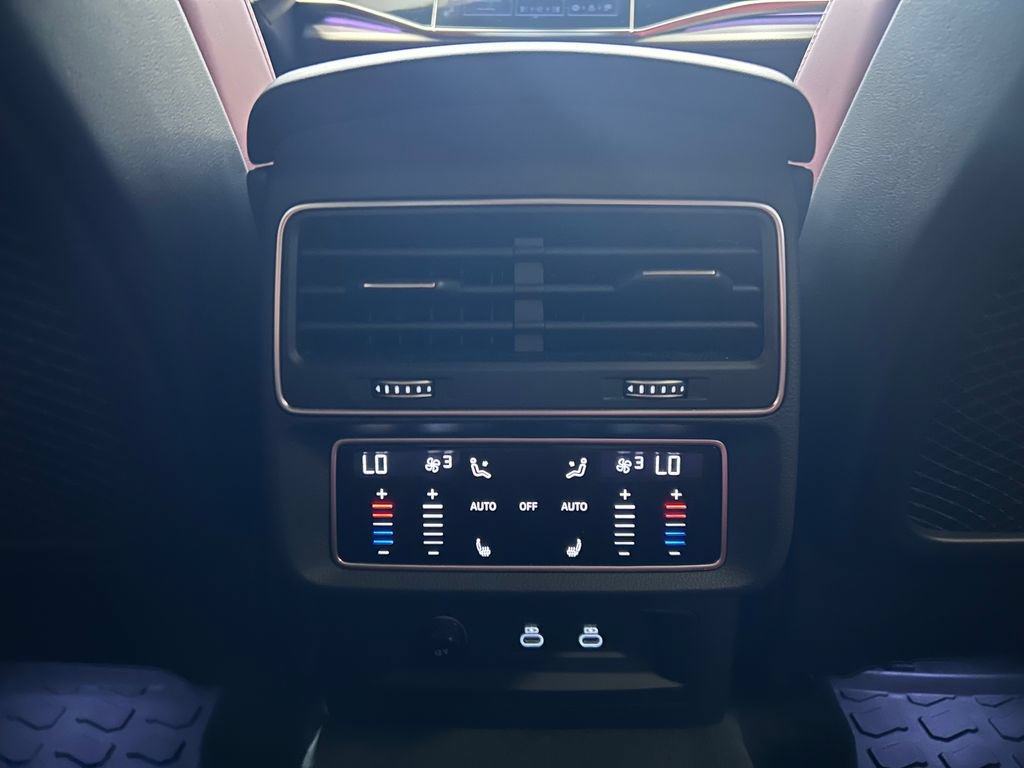Certified 2024 Audi SQ8 Premium Plus AWD/4WD image 21