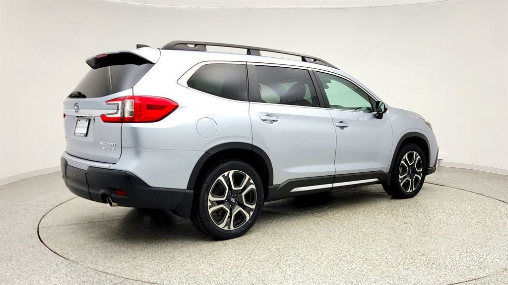 Used 2023 Subaru Ascent Limited AWD/4WD image 5