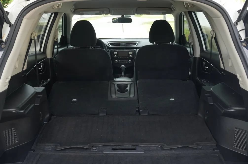 Used 2015 Nissan Rogue S FWD image 13