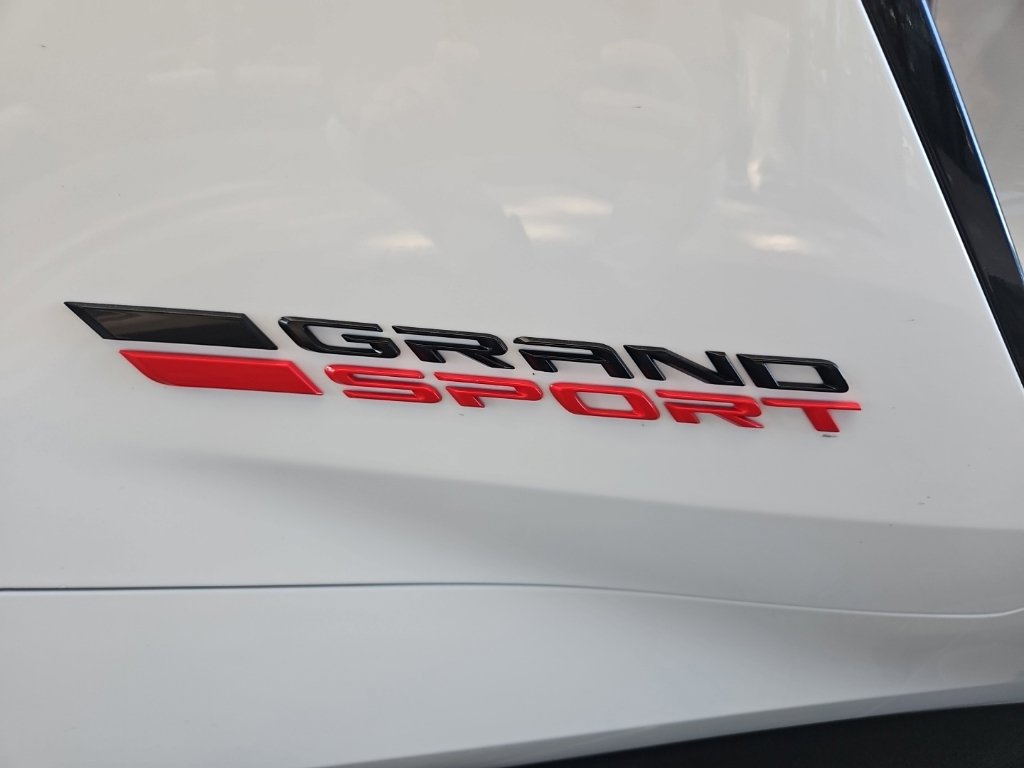 New 2027 Chevrolet Corvette Grand Sport w/ Z52 Sport Performance Package RWD image 9