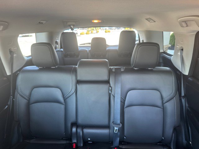Used 2023 Nissan Pathfinder SL w/ Black Appearance Package AWD/4WD image 6