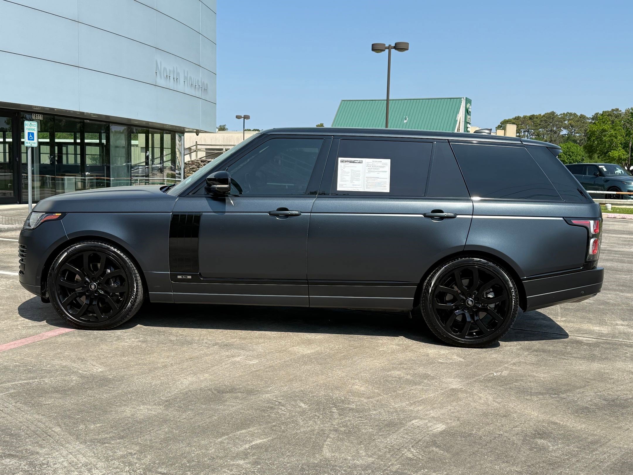 Used 2021 Land Rover Range Rover P525 Westminster Edition LWB image 2