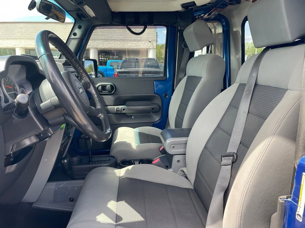 Used 2010 Jeep Wrangler Unlimited Sport image 2