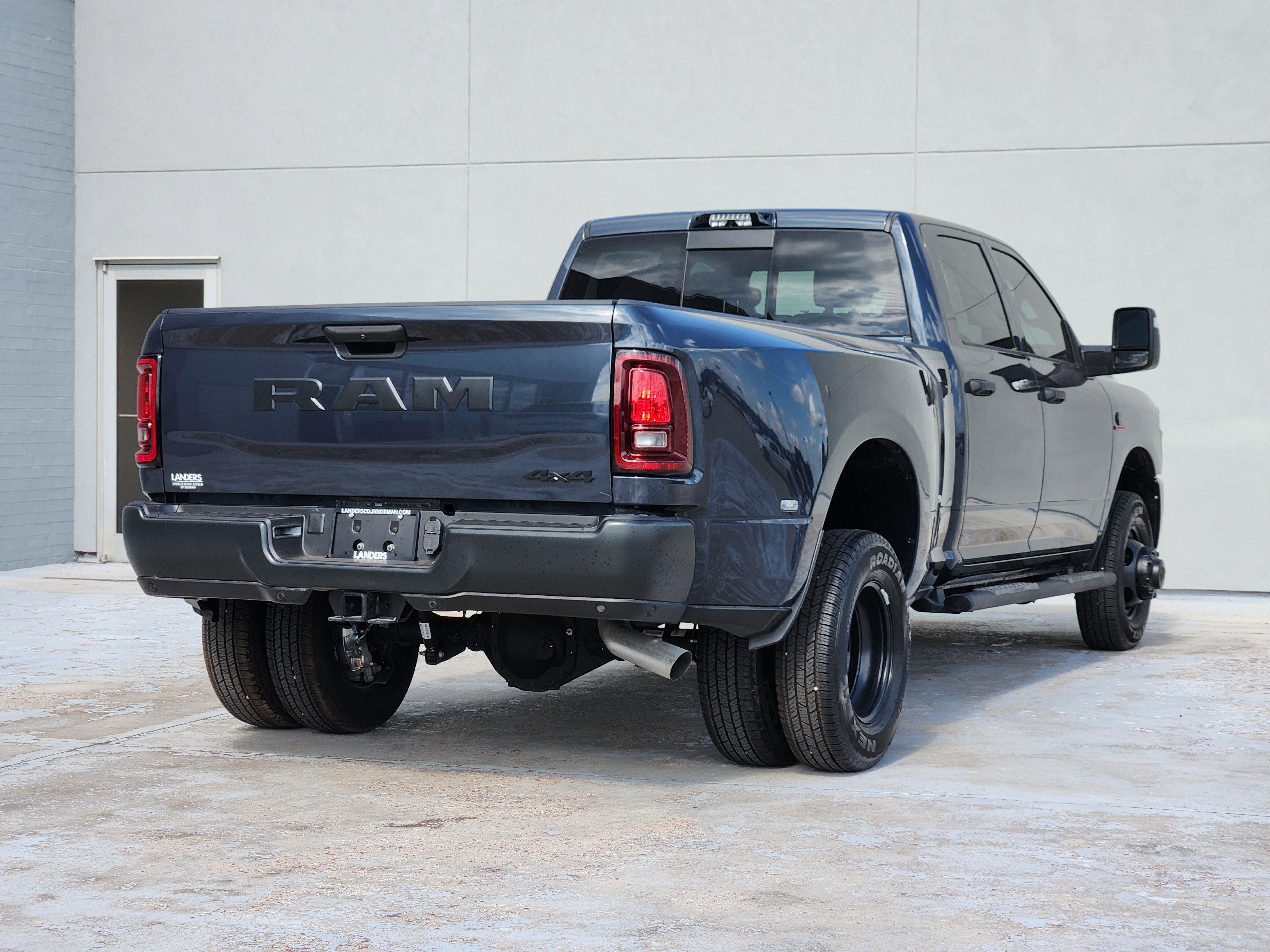New 2026 RAM 3500 Tradesman AWD/4WD image 4