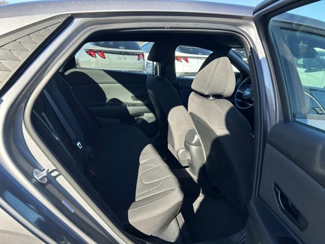Used 2025 Hyundai Elantra Sport image 14