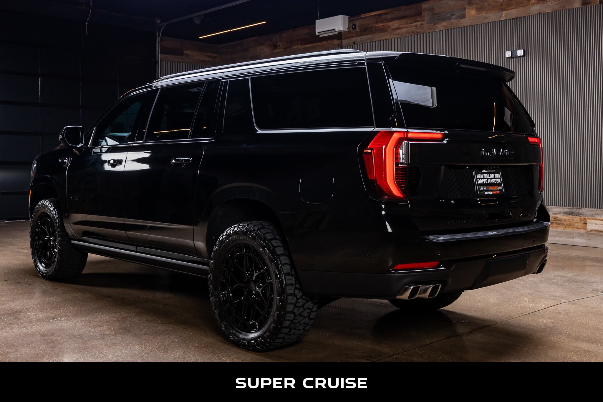 Used 2025 GMC Yukon XL AT4 Ultimate AWD/4WD image 7